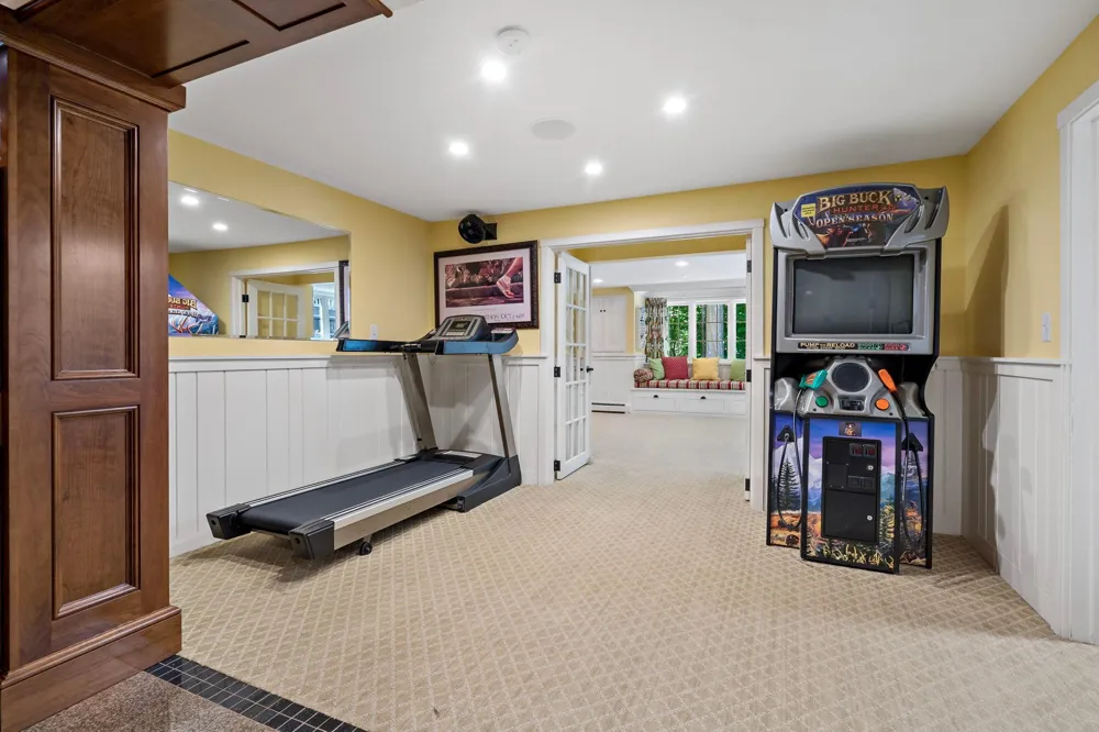 1330 Urbandale Lane Plymouth, MN 55447