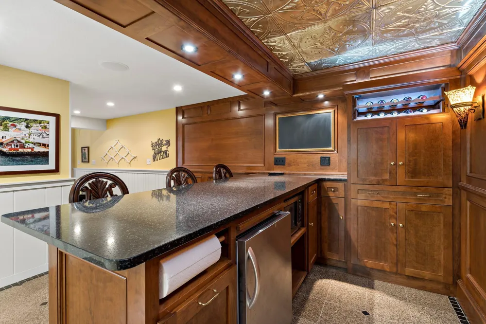 1330 Urbandale Lane Plymouth, MN 55447