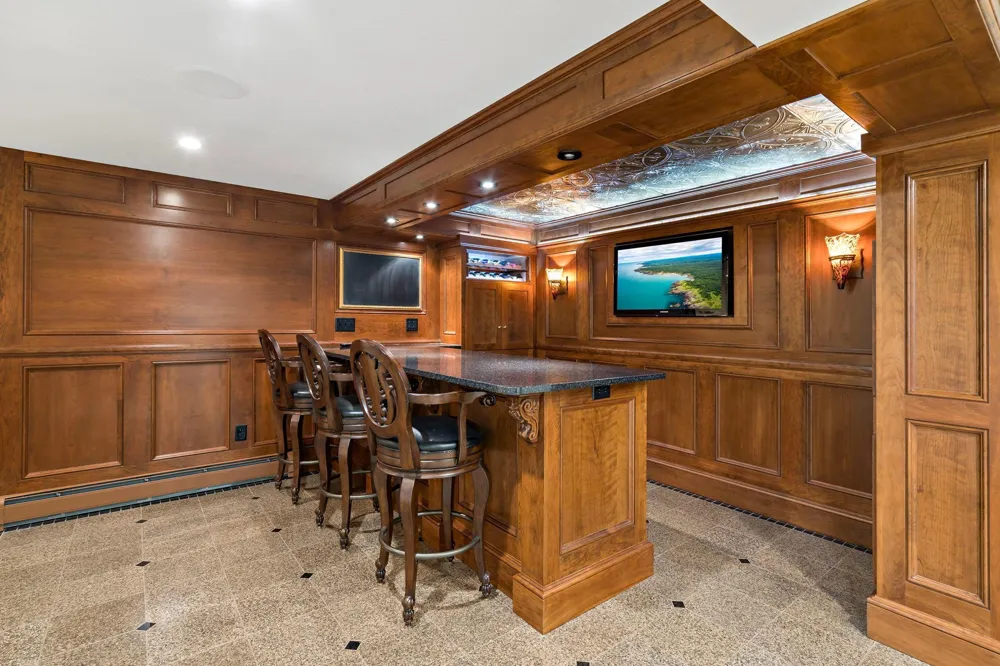 1330 Urbandale Lane Plymouth, MN 55447