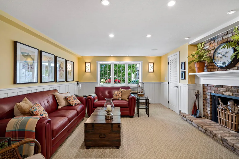 1330 Urbandale Lane Plymouth, MN 55447