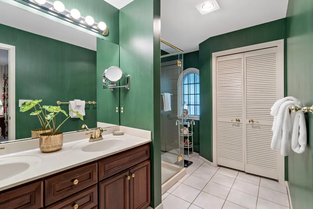 1330 Urbandale Lane Plymouth, MN 55447
