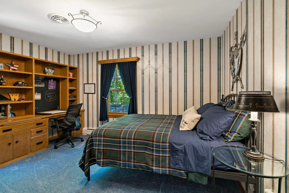 1330 Urbandale Lane Plymouth, MN 55447