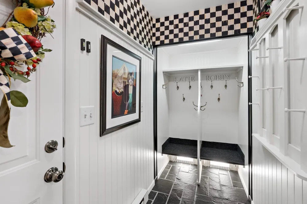 1330 Urbandale Lane Plymouth, MN 55447