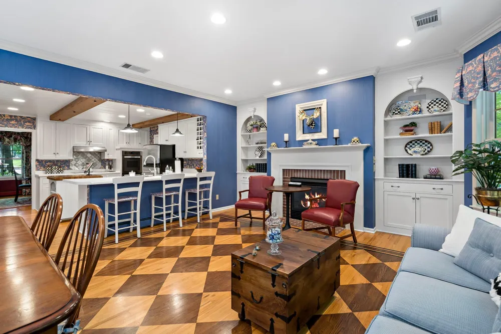 1330 Urbandale Lane Plymouth, MN 55447