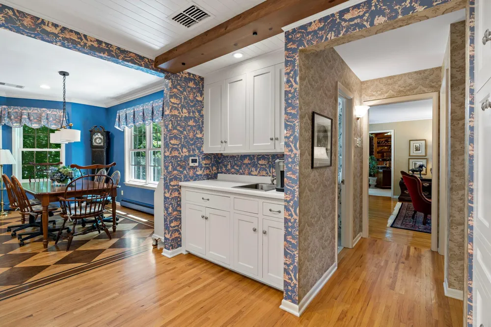 1330 Urbandale Lane Plymouth, MN 55447