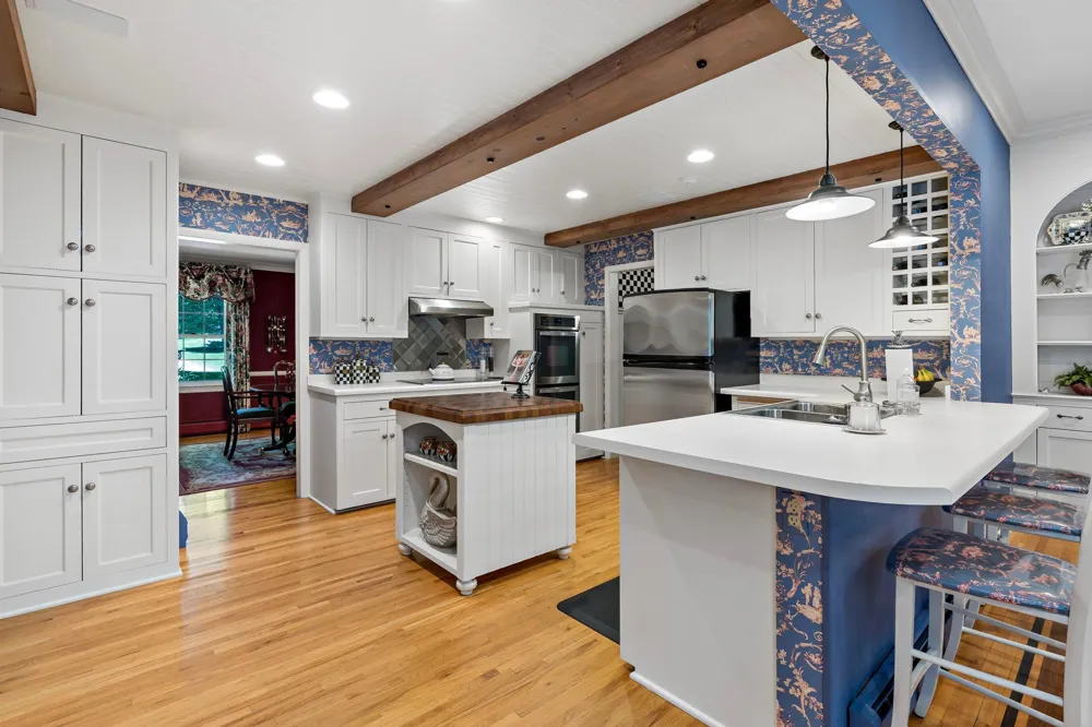 1330 Urbandale Lane Plymouth, MN 55447