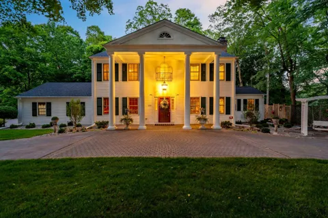 1330 Urbandale Lane