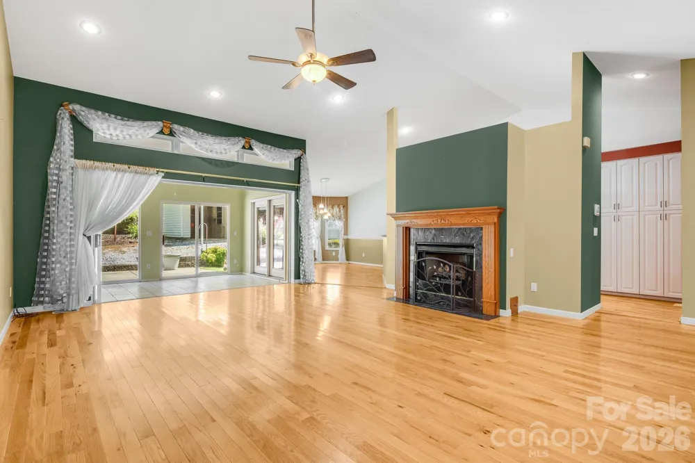 225 Arbor Lane Hendersonville, NC 28791