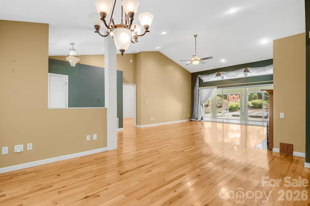 225 Arbor Lane Hendersonville, NC 28791