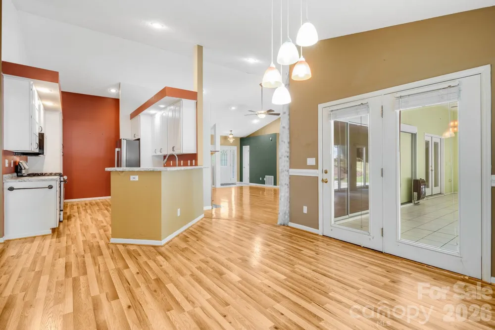 225 Arbor Lane Hendersonville, NC 28791
