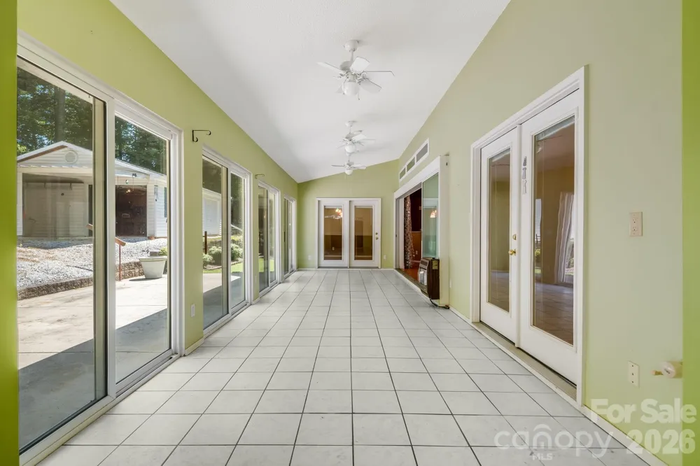 225 Arbor Lane Hendersonville, NC 28791