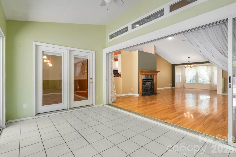 225 Arbor Lane Hendersonville, NC 28791