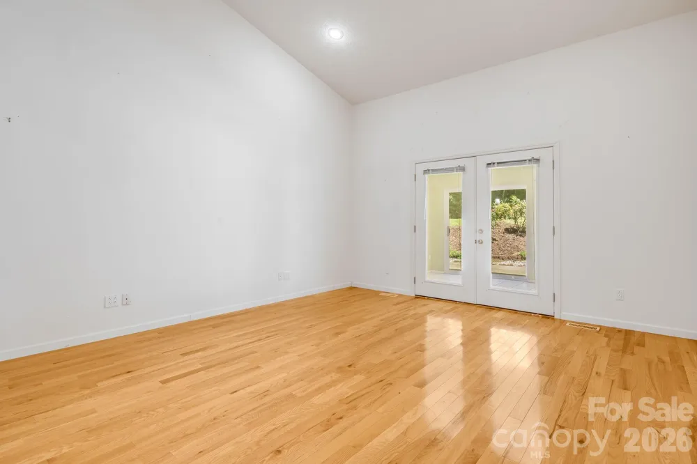 225 Arbor Lane Hendersonville, NC 28791