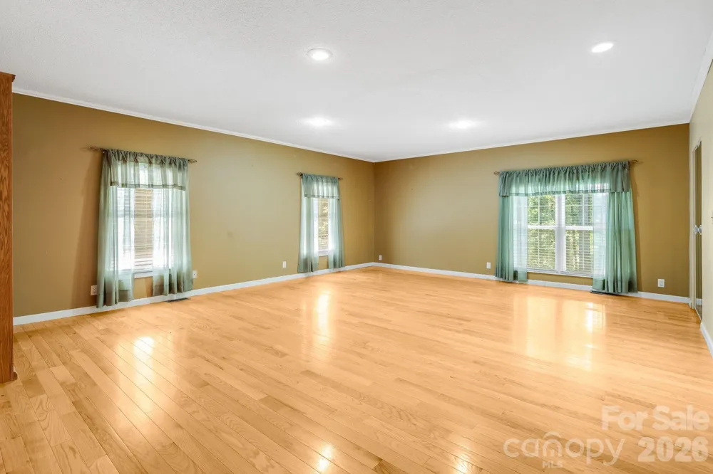 225 Arbor Lane Hendersonville, NC 28791