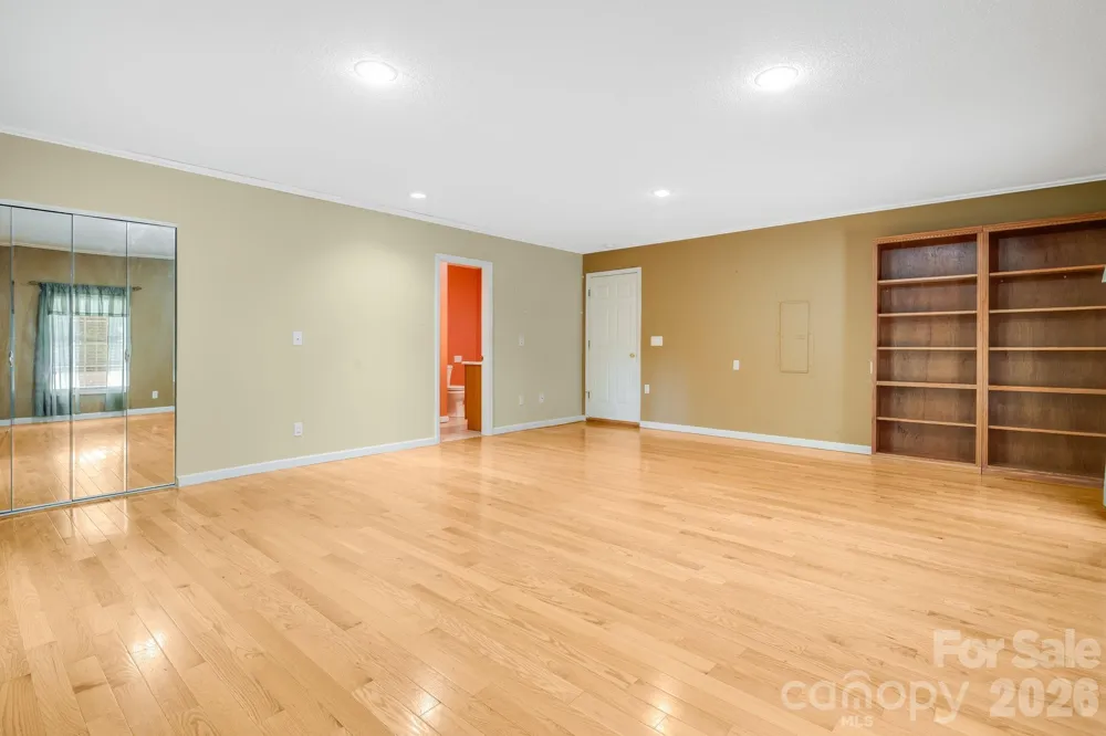 225 Arbor Lane Hendersonville, NC 28791