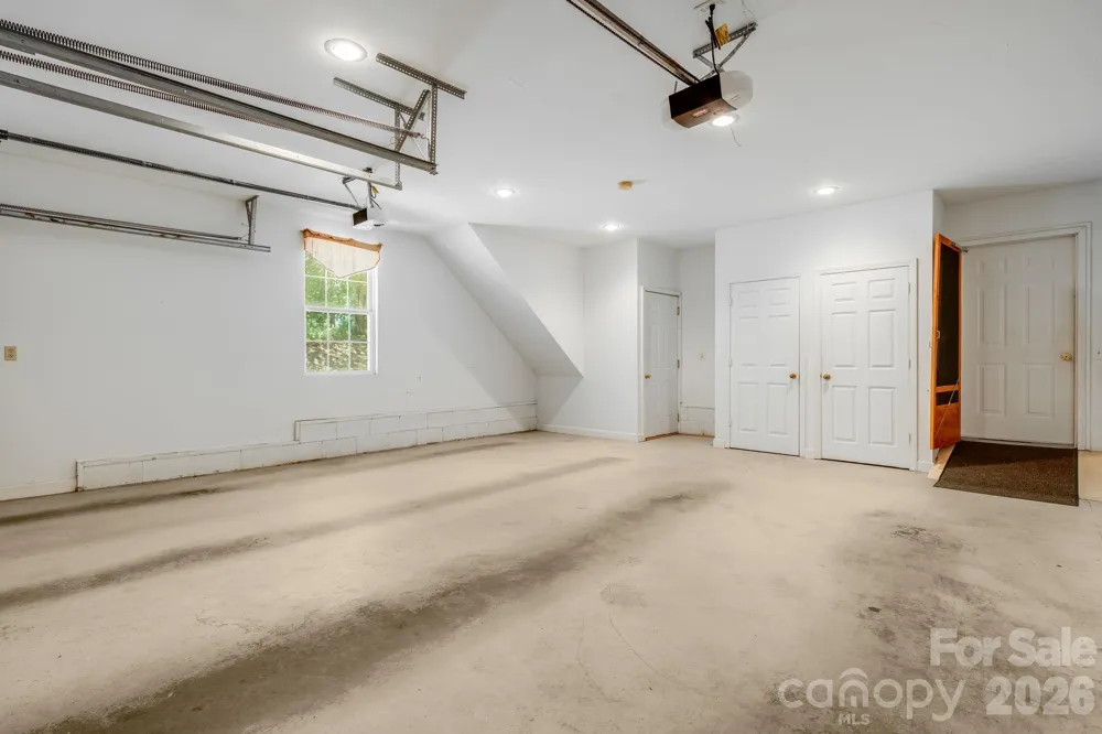 225 Arbor Lane Hendersonville, NC 28791