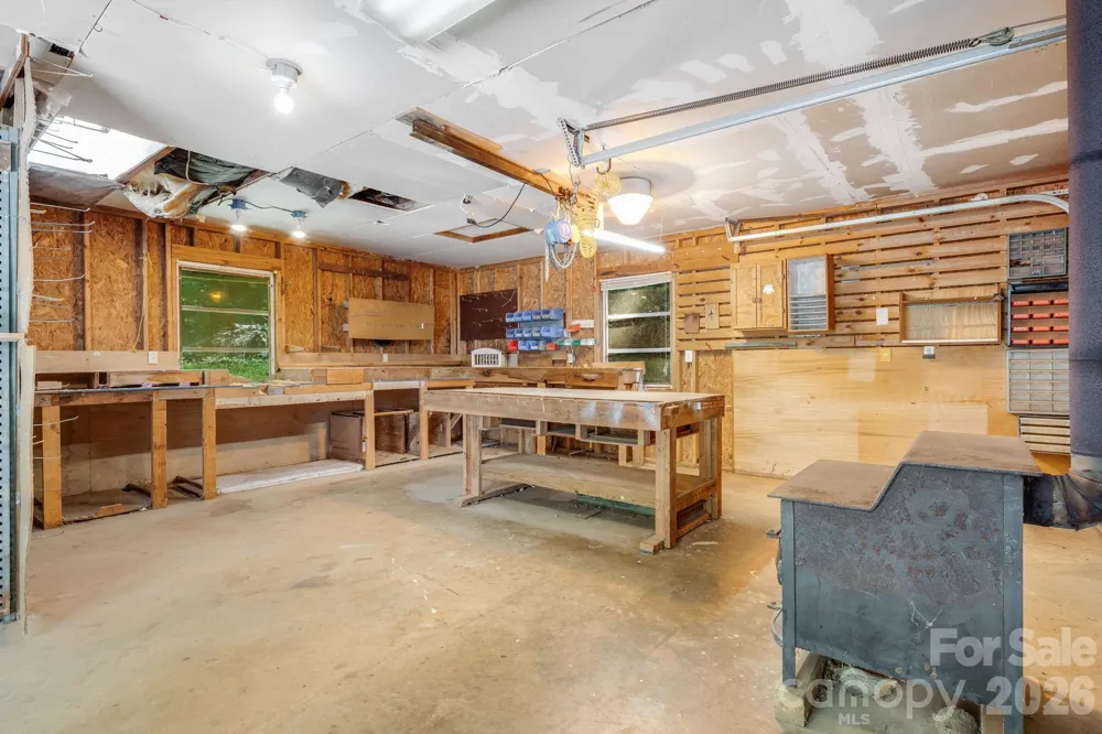 225 Arbor Lane Hendersonville, NC 28791