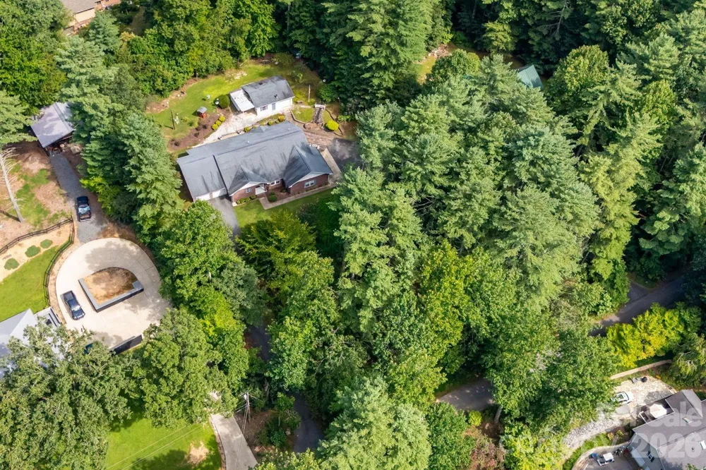 225 Arbor Lane Hendersonville, NC 28791
