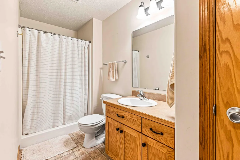 605 13 1/2 AVENUE E West Fargo, ND 58078
