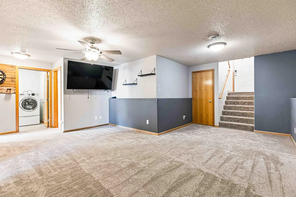 605 13 1/2 AVENUE E West Fargo, ND 58078