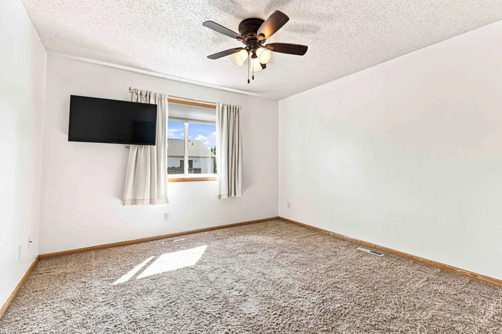 605 13 1/2 AVENUE E West Fargo, ND 58078