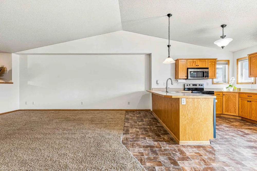 605 13 1/2 AVENUE E West Fargo, ND 58078