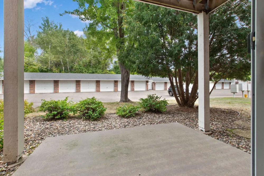 6317 Alderwood Bay #A Woodbury, MN 55125