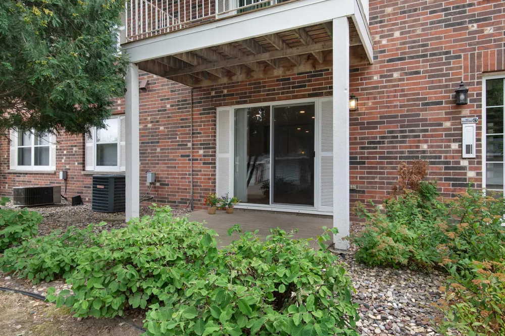 6317 Alderwood Bay #A Woodbury, MN 55125