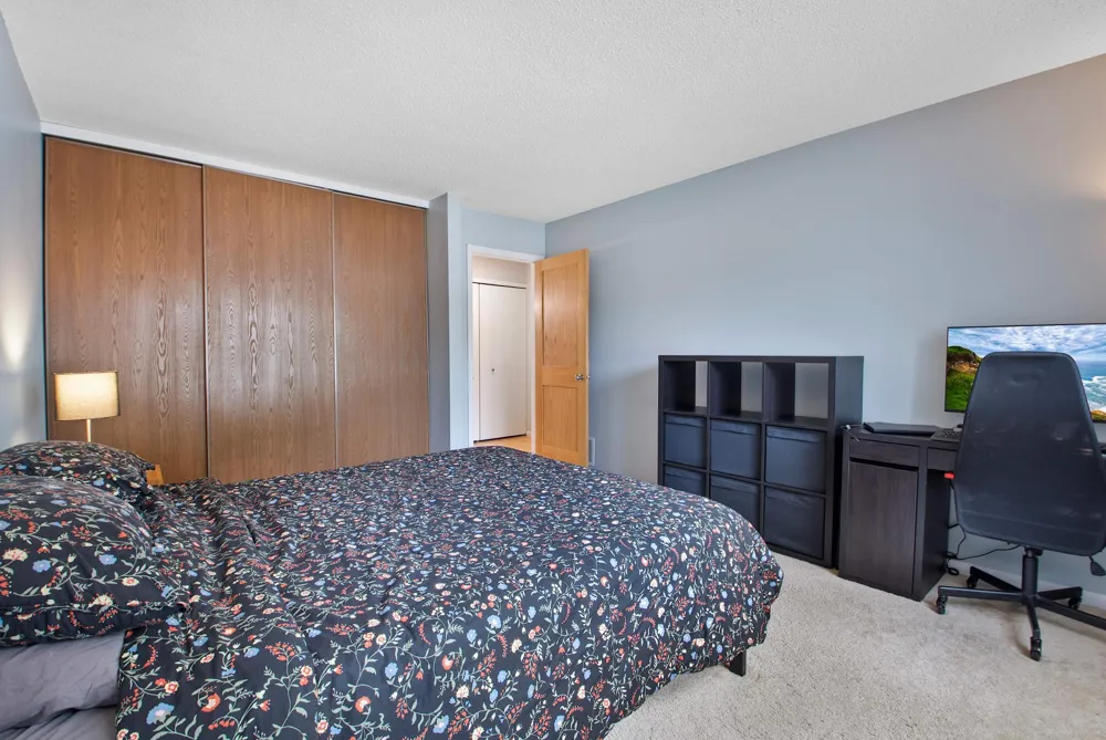 6317 Alderwood Bay #A Woodbury, MN 55125