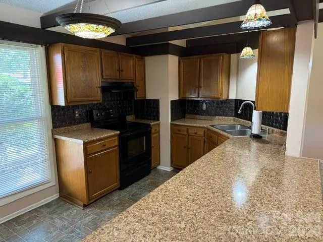 204 Scottlynn Drive Asheville, NC 28806
