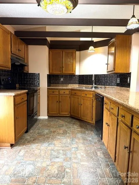 204 Scottlynn Drive Asheville, NC 28806