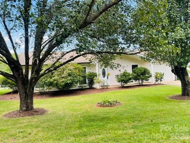 204 Scottlynn Drive Asheville, NC 28806
