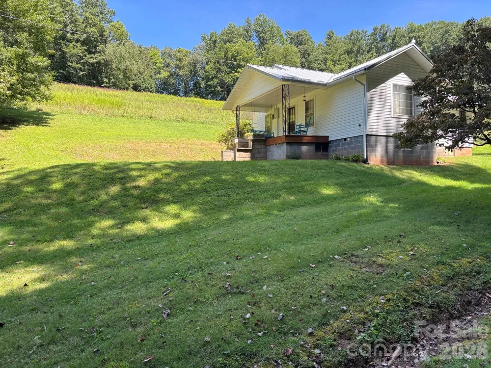 377 Sam Gouge Road Bakersville, NC 28705