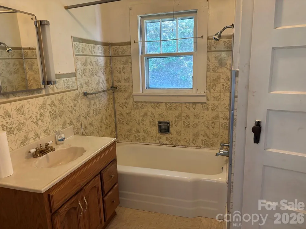 377 Sam Gouge Road Bakersville, NC 28705