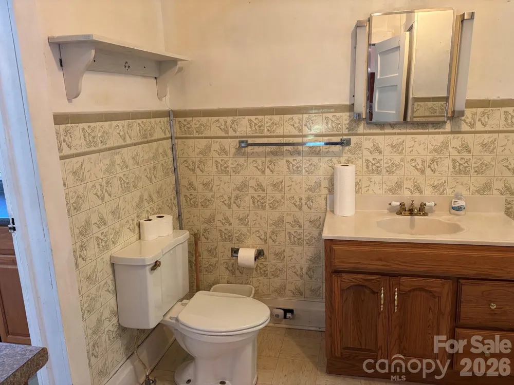 377 Sam Gouge Road Bakersville, NC 28705