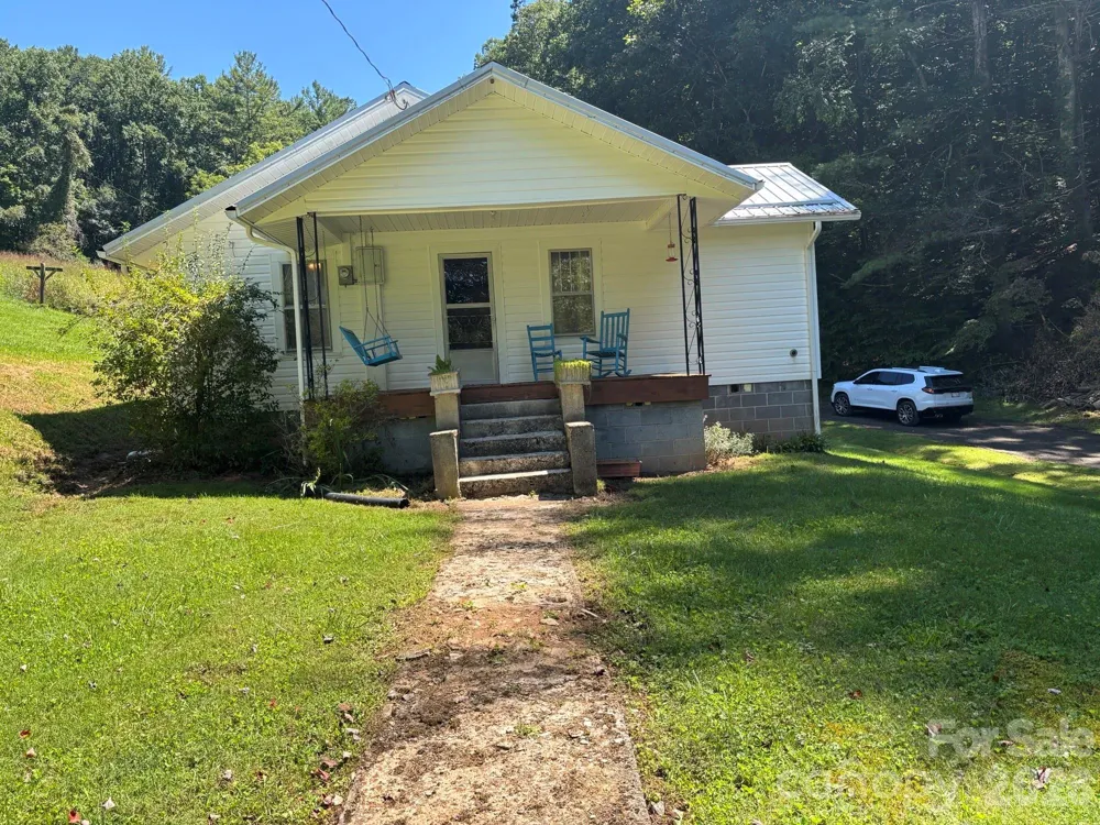 377 Sam Gouge Road Bakersville, NC 28705