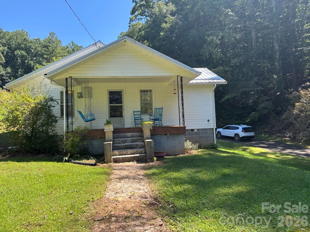 377 Sam Gouge Road Bakersville, NC 28705