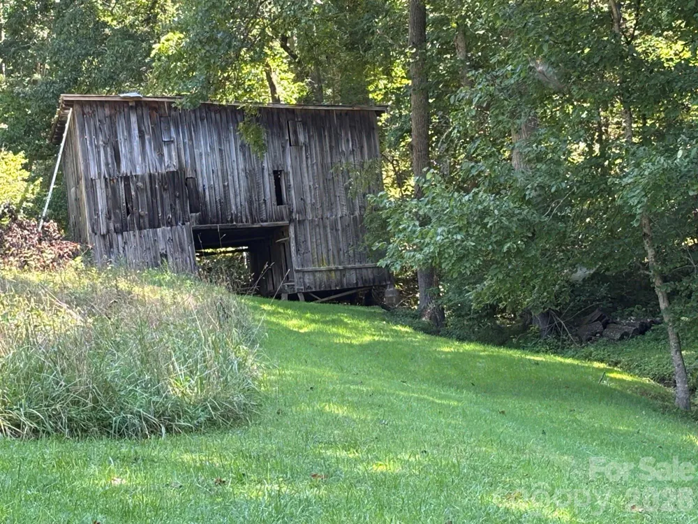 377 Sam Gouge Road Bakersville, NC 28705