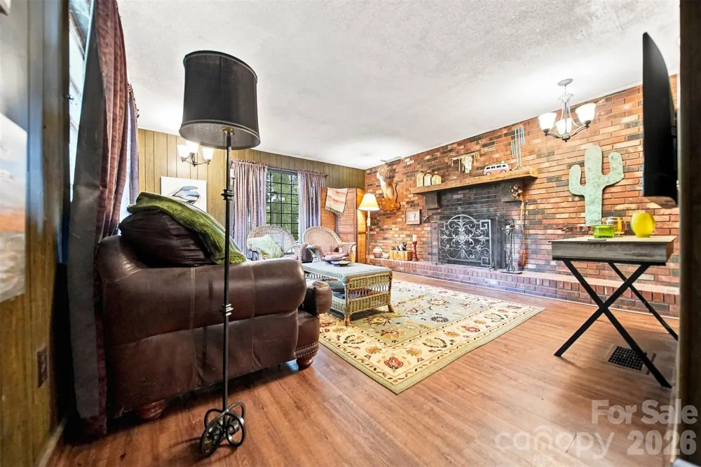 1920 30th Street NE Hickory, NC 28601