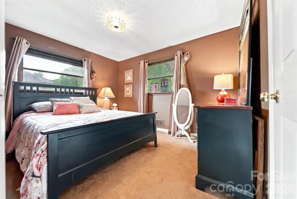 1920 30th Street NE Hickory, NC 28601