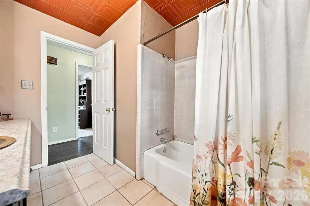 1920 30th Street NE Hickory, NC 28601