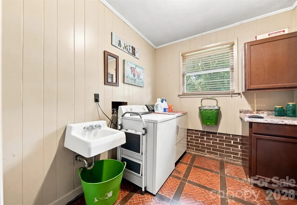 1920 30th Street NE Hickory, NC 28601