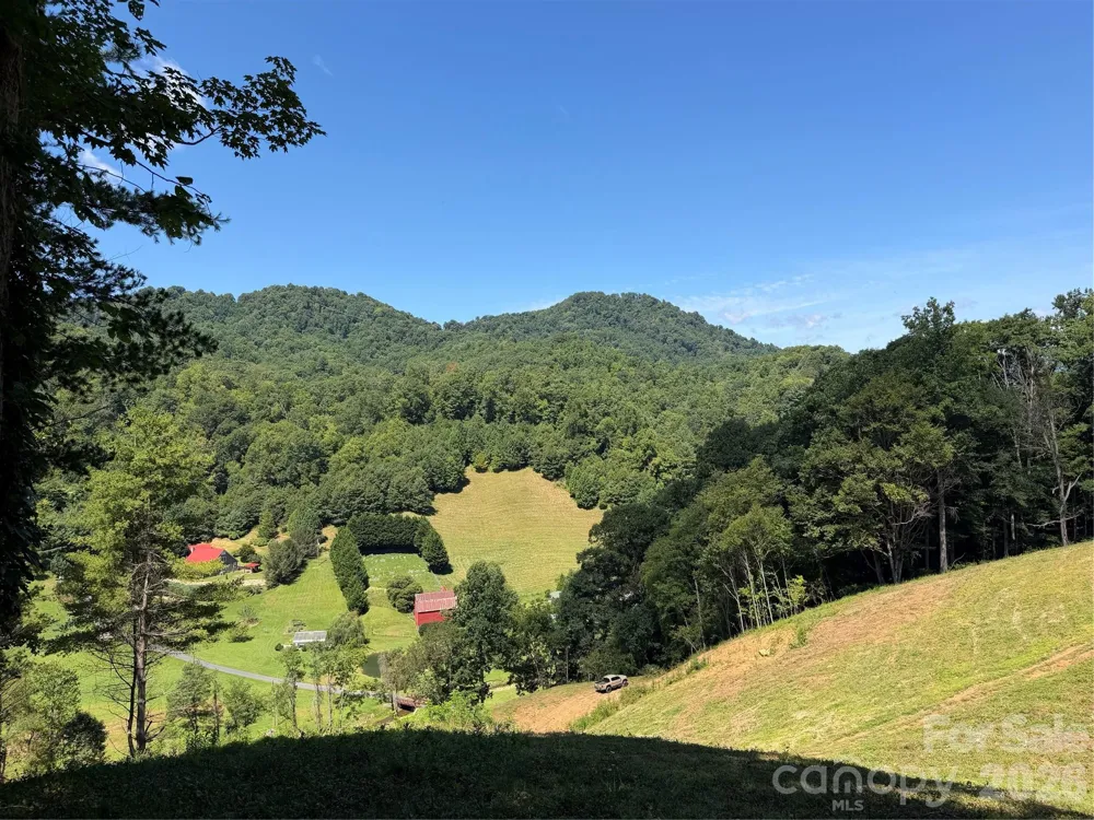 4281 Prices Creek Road Burnsville, NC 28714