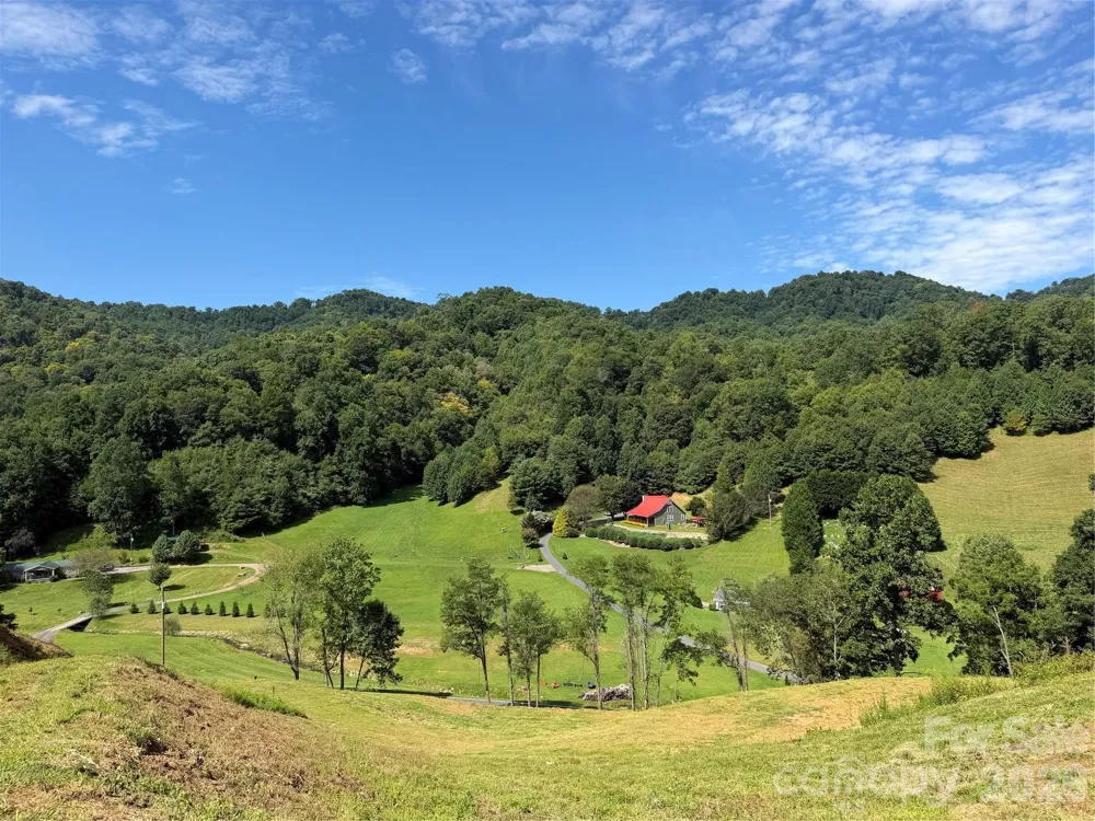 4281 Prices Creek Road Burnsville, NC 28714