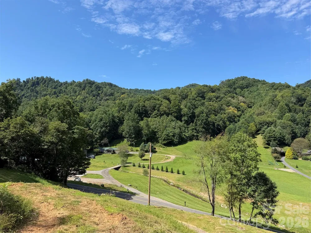 4281 Prices Creek Road Burnsville, NC 28714