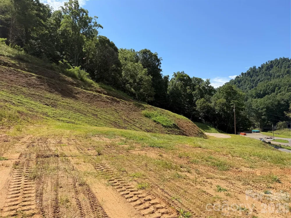 4281 Prices Creek Road Burnsville, NC 28714