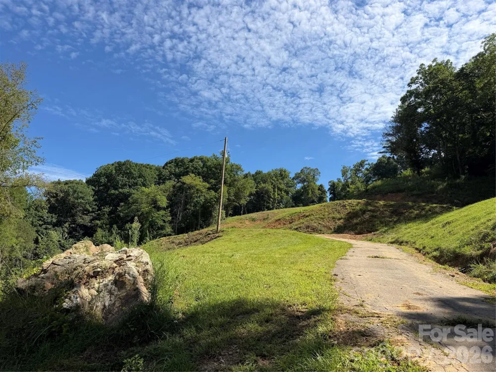 4281 Prices Creek Road Burnsville, NC 28714