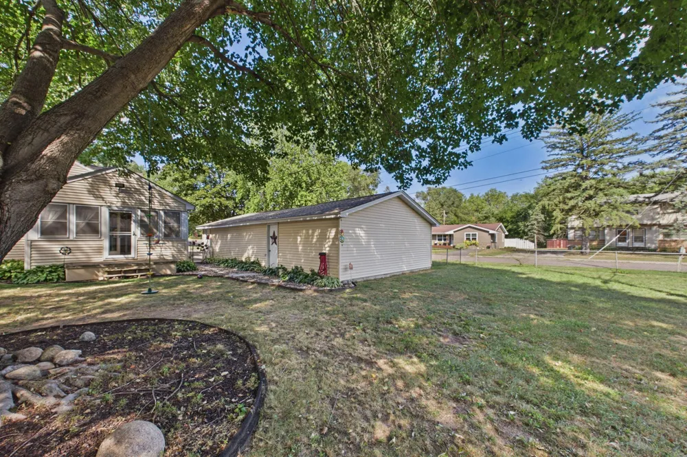 1474 Burke Avenue E Maplewood, MN 55109