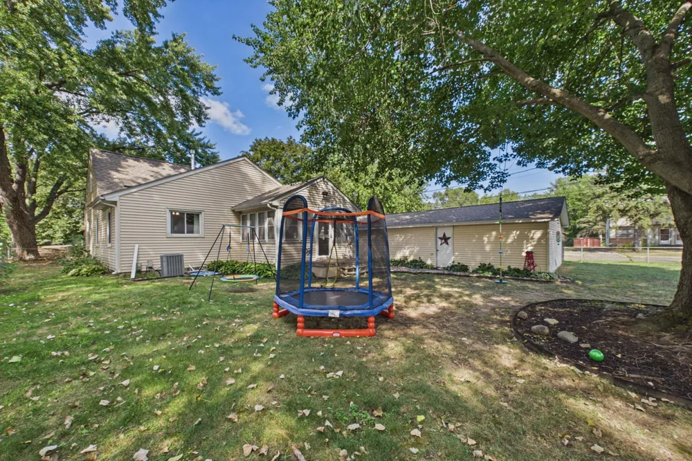 1474 Burke Avenue E Maplewood, MN 55109