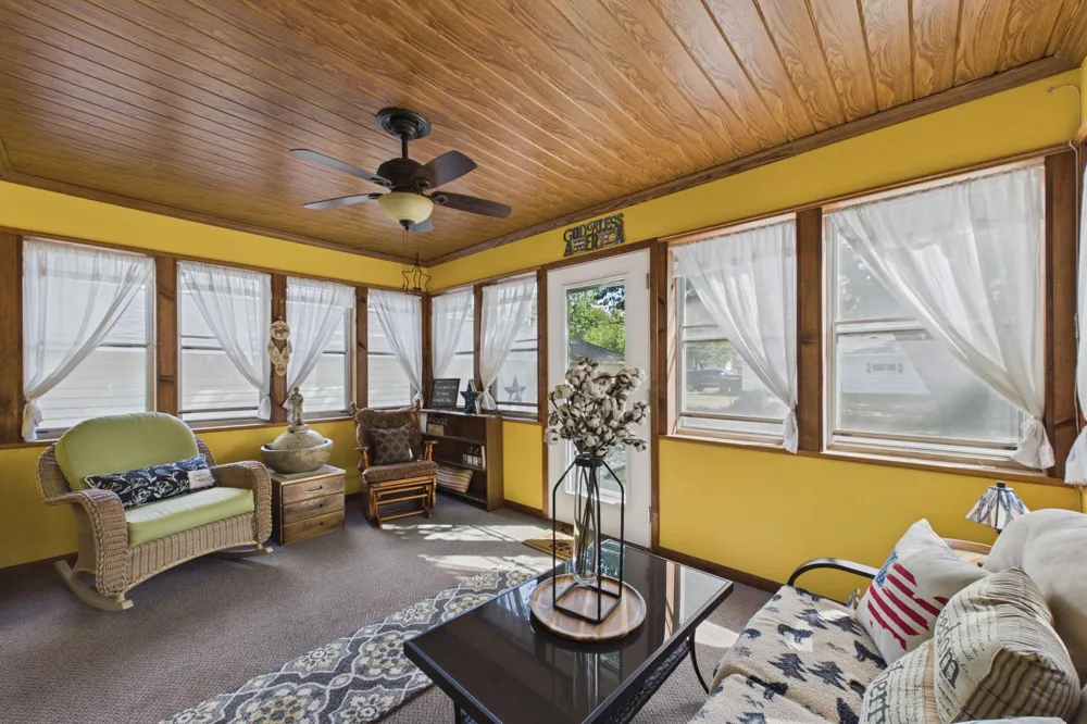 1474 Burke Avenue E Maplewood, MN 55109